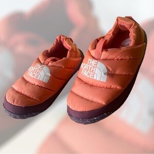 The North Face Nuptse Down Filled Mule Peach Size 8 Slip-On Indoor Outdo…